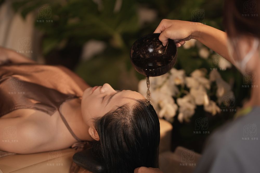 Gội đầu thải độc Ngải Cứu